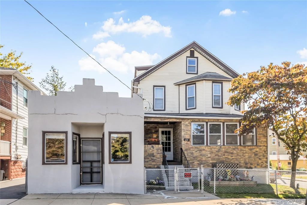 284 Aka 11 Tompkins Avenue, Yonkers
