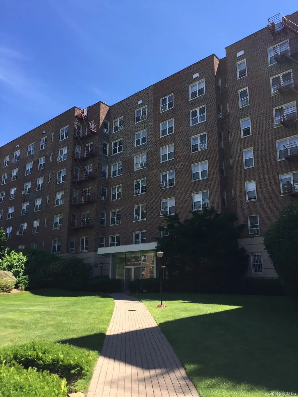 1304 Midland Avenue # B-75, Yonkers