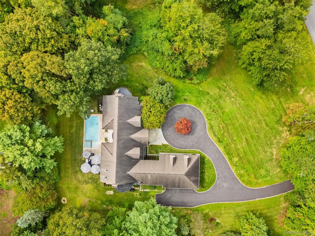 9 Hobby Farm Drive, Bedford