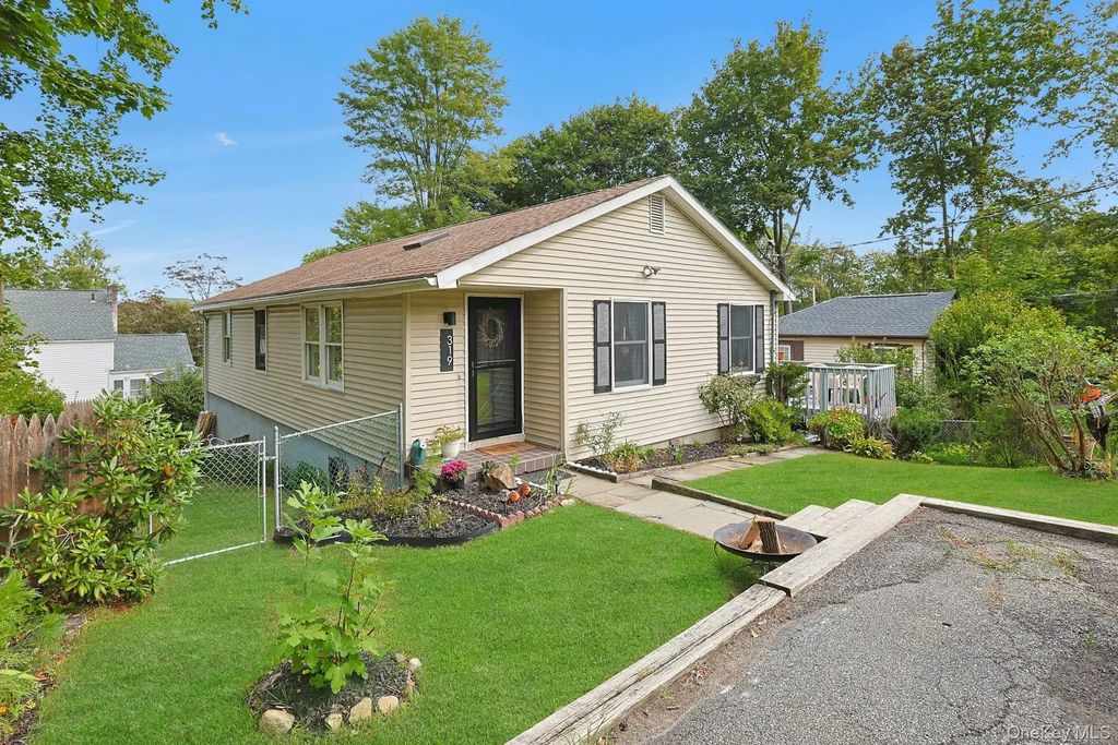 319 Meadow Road, Mahopac