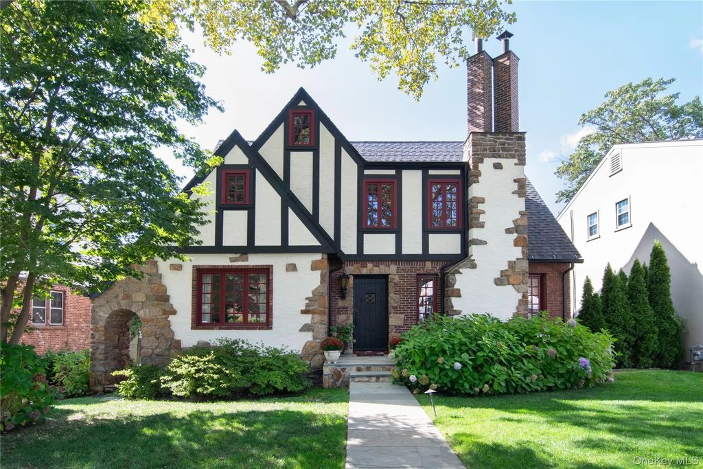 169 Kneeland Avenue, Yonkers