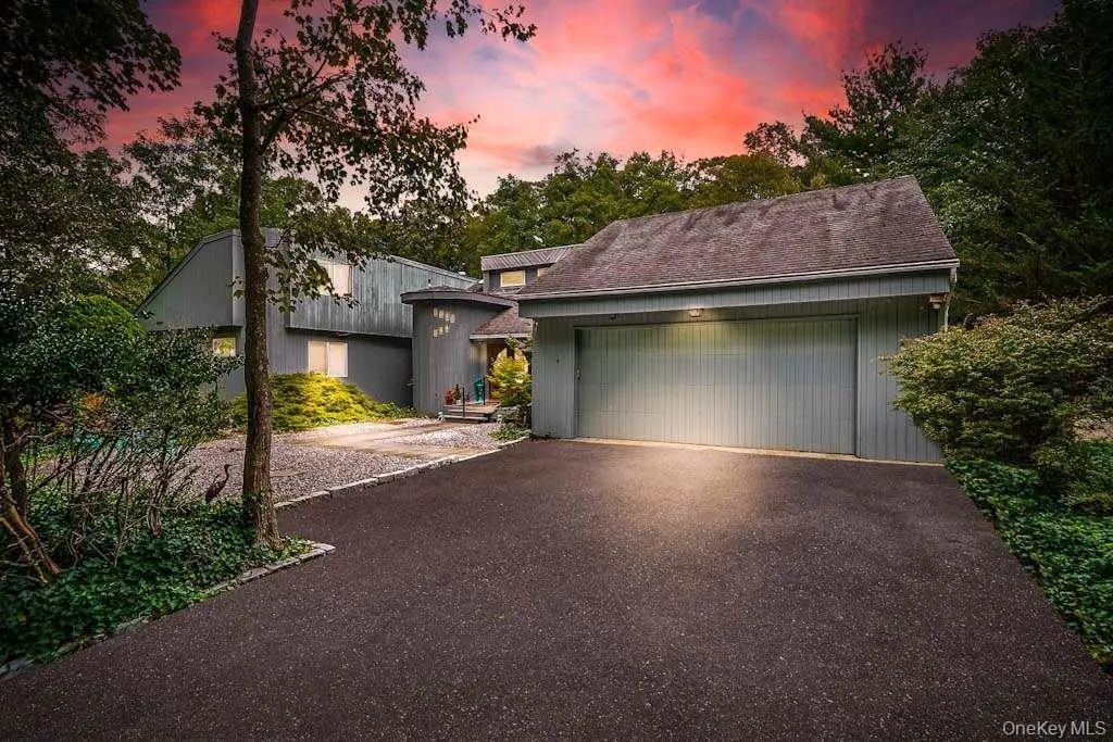 271 Bread And Cheese Hollow Road, Northport