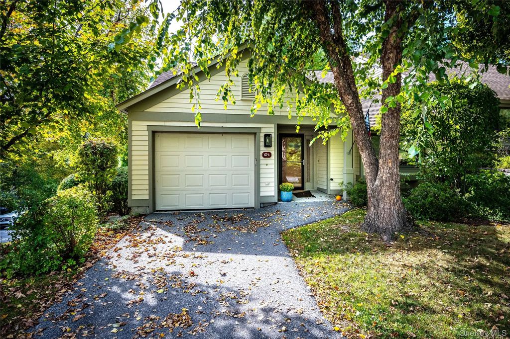 627 Heritage Hills # A, Somers