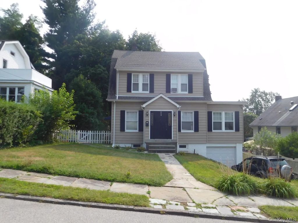 44 Chippewa Road, Yonkers