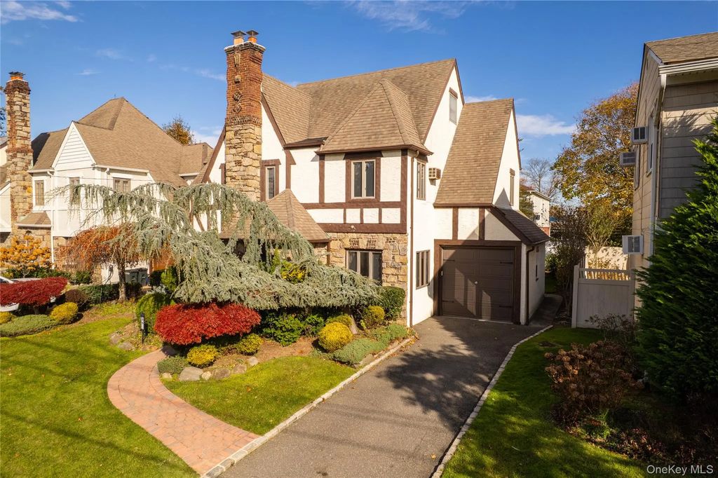 99 Durland Road, Lynbrook