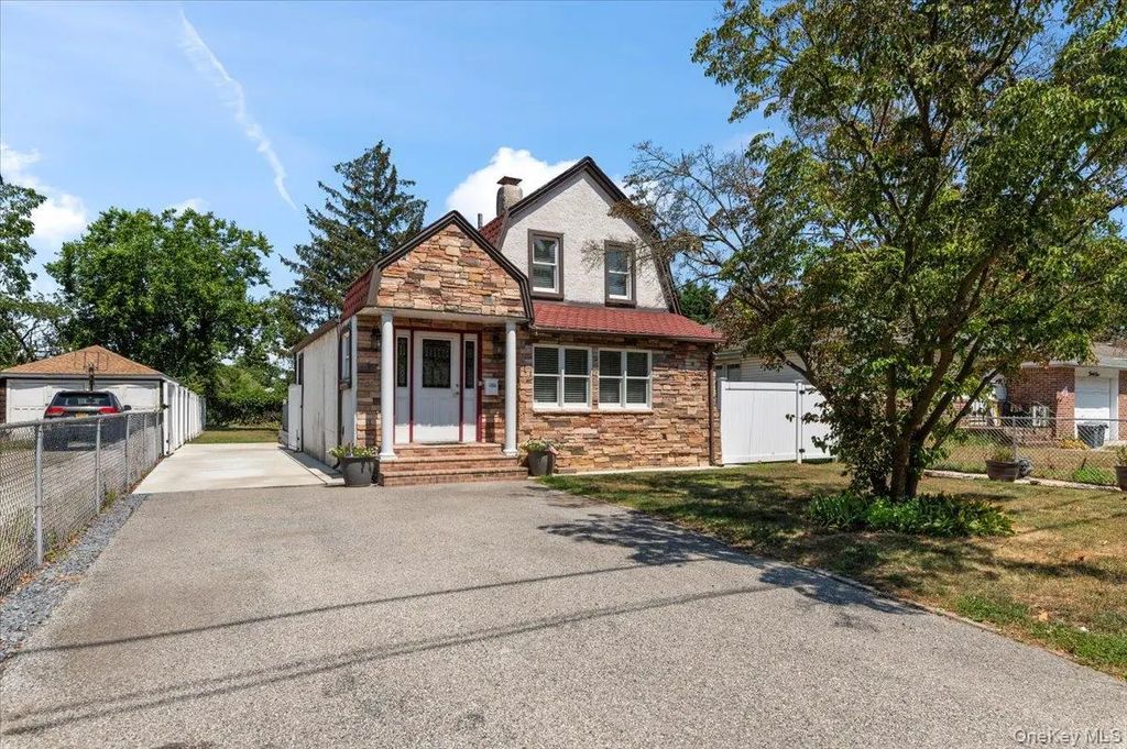 33 Prospect Avenue, Lynbrook