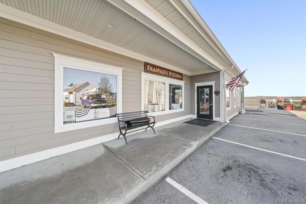 692 County 1 Route, Pine Island