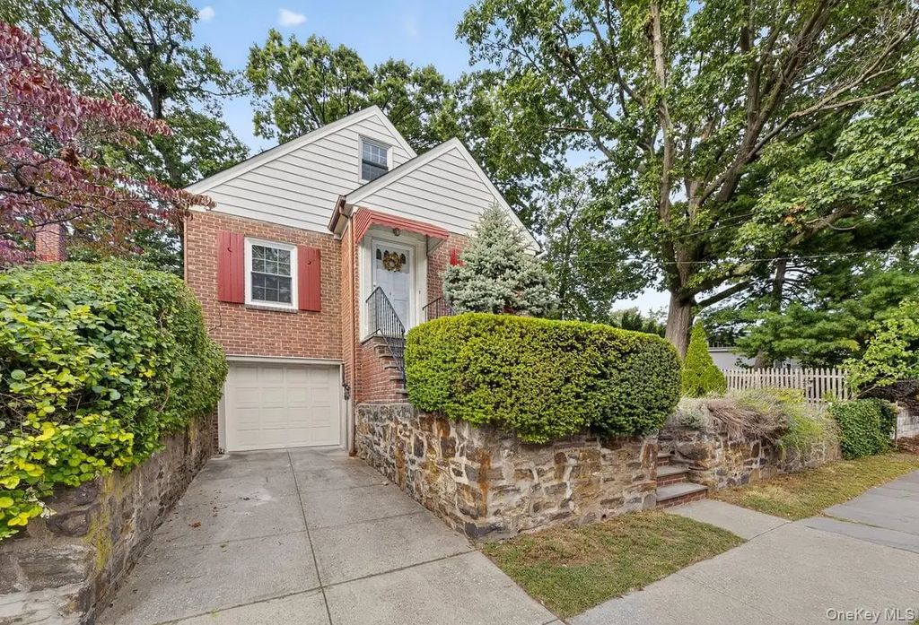 48 Glen Road, Yonkers