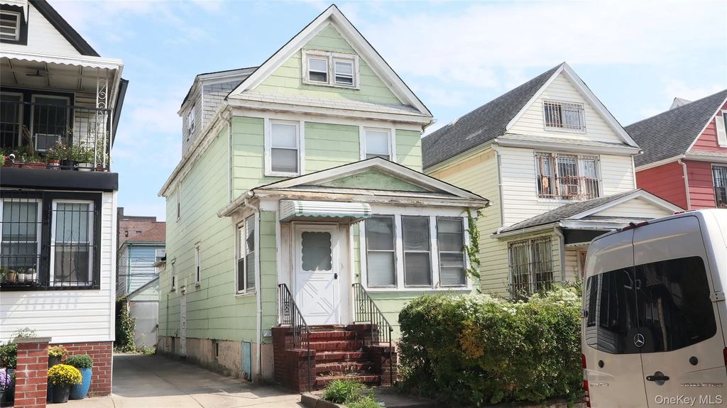4249 78th Street, Elmhurst