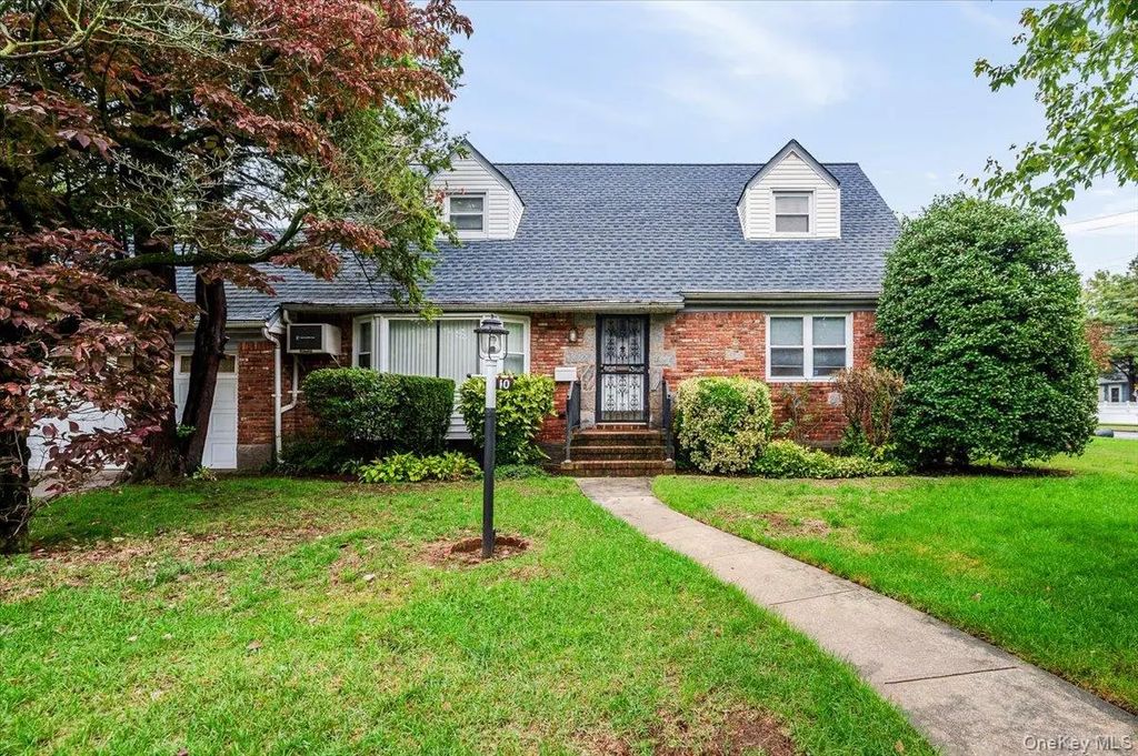 10 Linden Street, Malverne