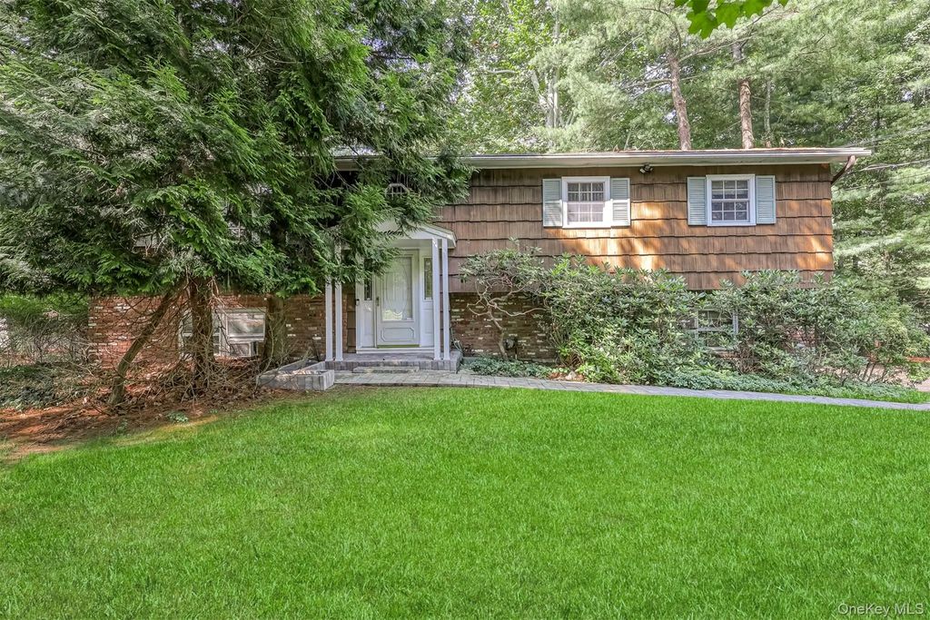 19 Mary Beth Drive, Suffern