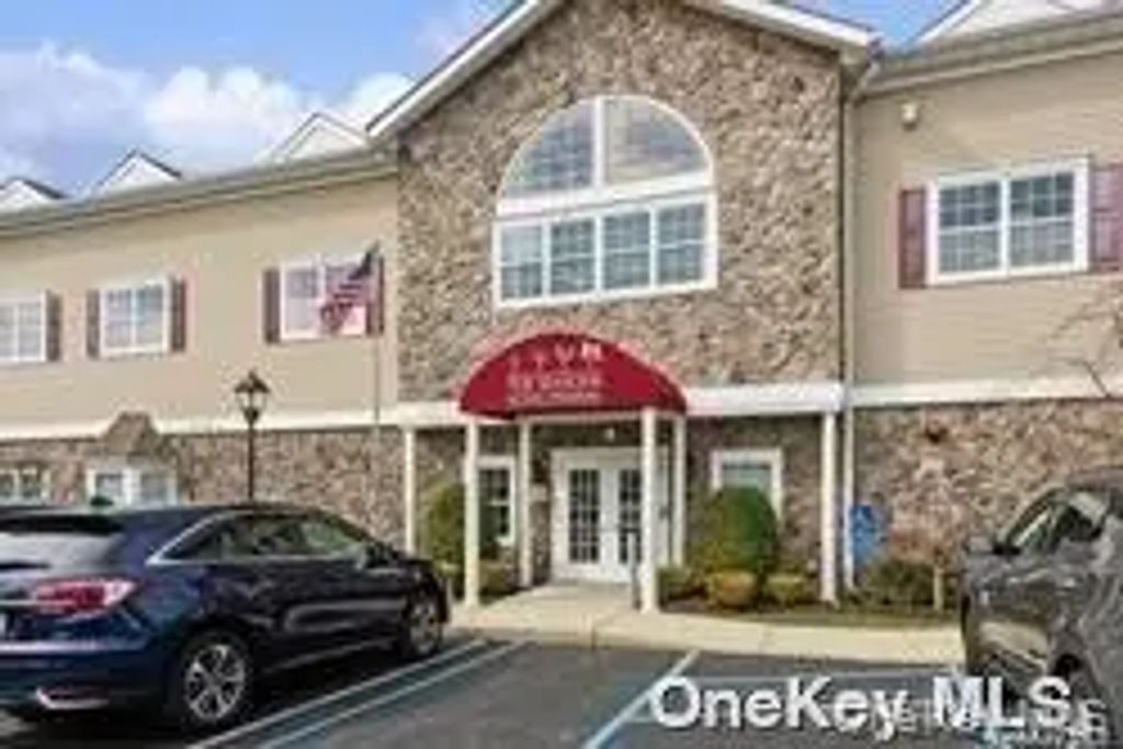 133 Spring Drive 133, East Meadow