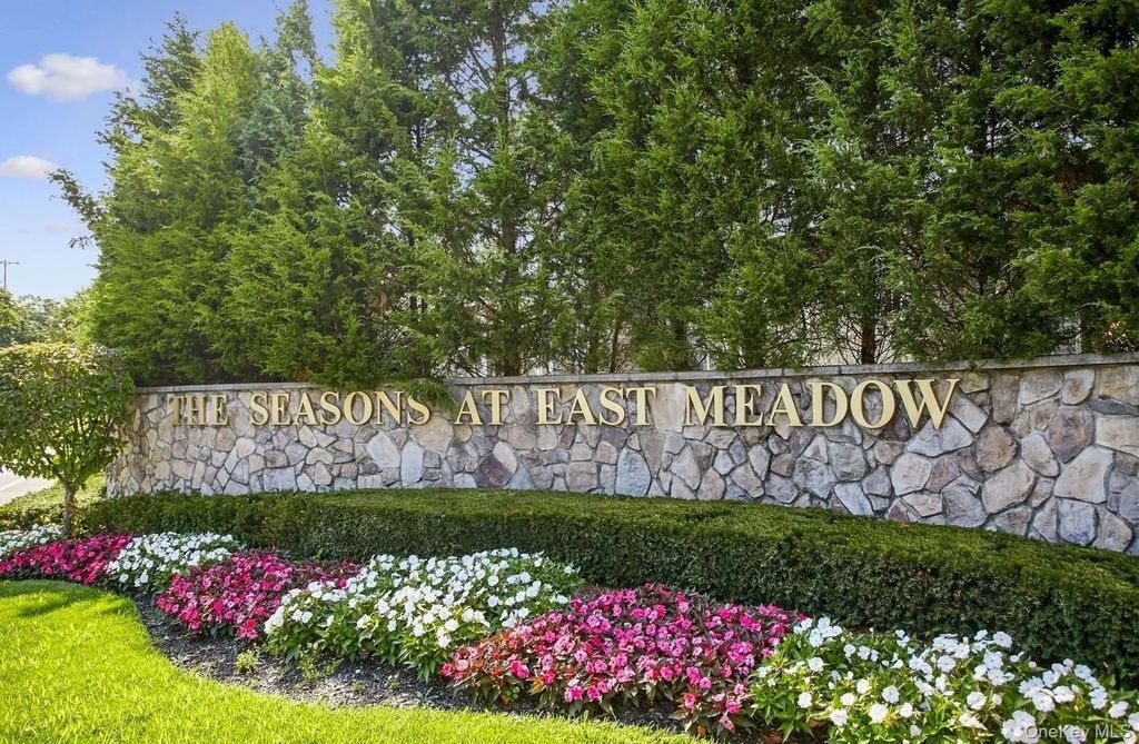 383 Summer Court, East Meadow