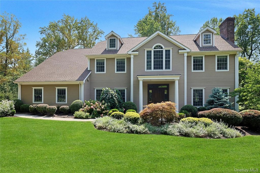 19 Stony Hollow, Chappaqua