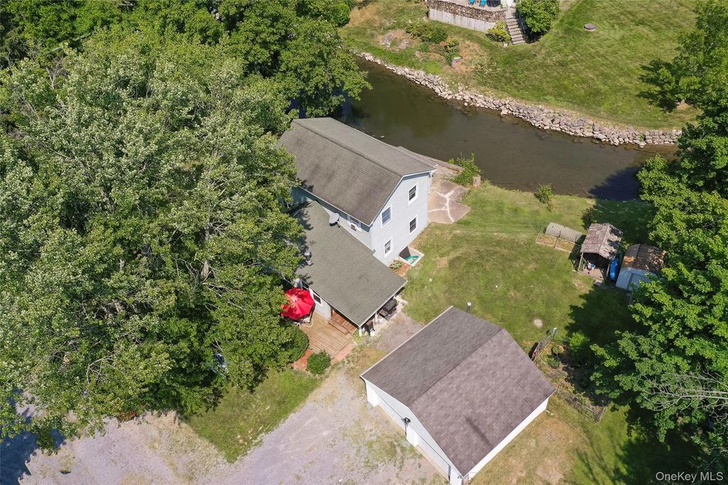 106 Skidmore Road, Lagrangeville