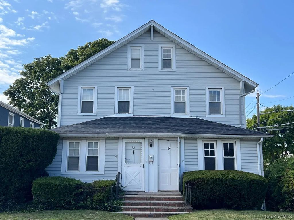 84 Rockaway Parkway 84, Valley Stream