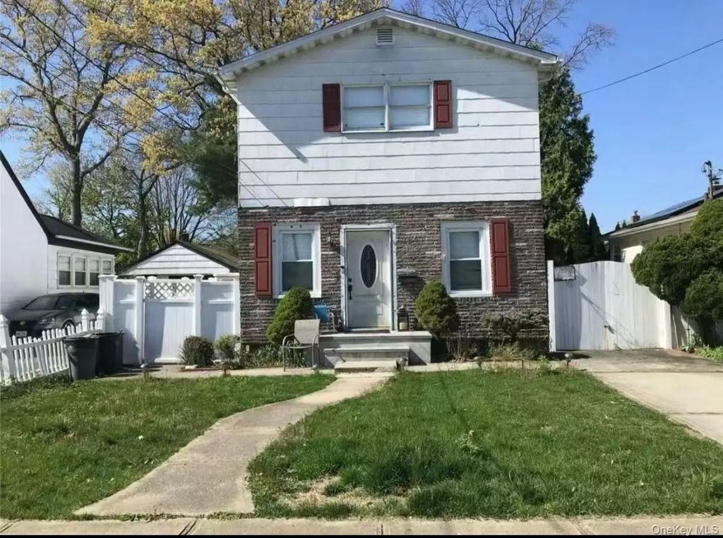 2466 8th Street, East Meadow