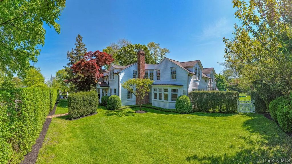 46 Bellport Lane, Bellport Village