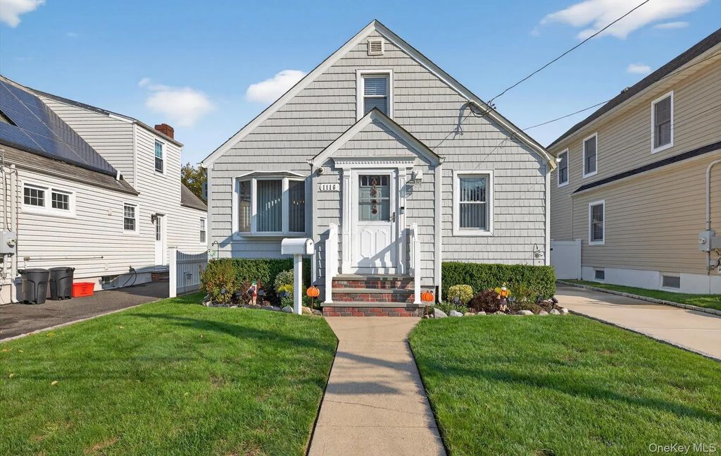 1116 Mosefan Street, Franklin Square