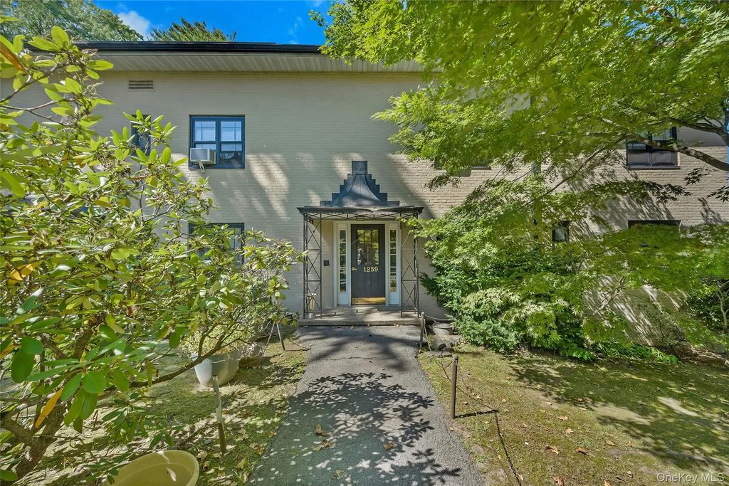 1259 California Road # 2 (c23), Eastchester