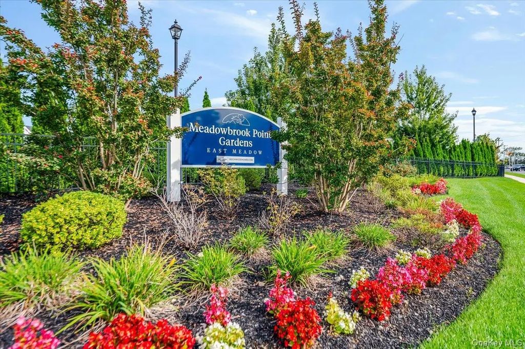 206 White Rose Lane 206, East Meadow