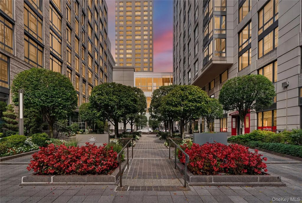 25 City Place # Phc, White Plains