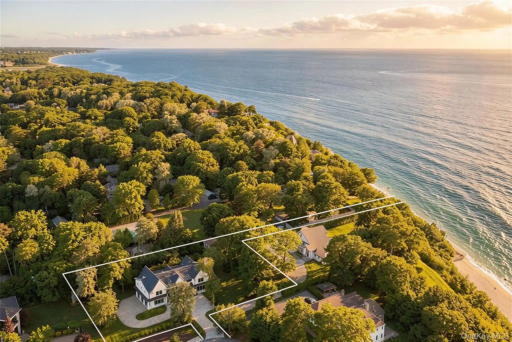 110 Crescent Court, Wading River