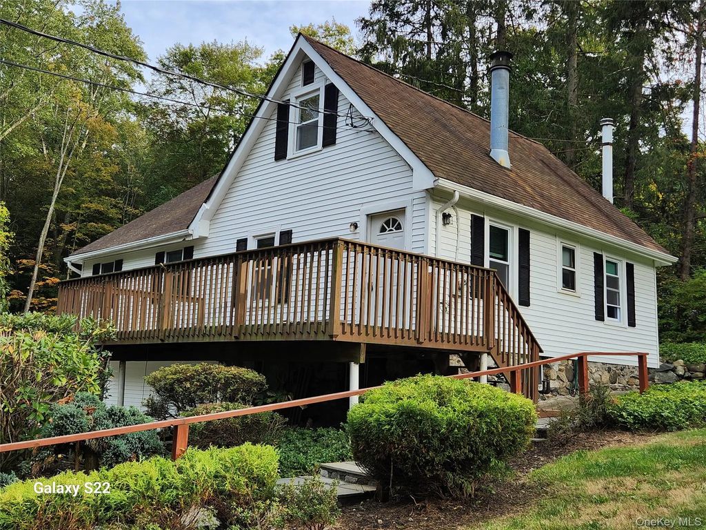 116 Croton Park Road, Cortlandt Manor