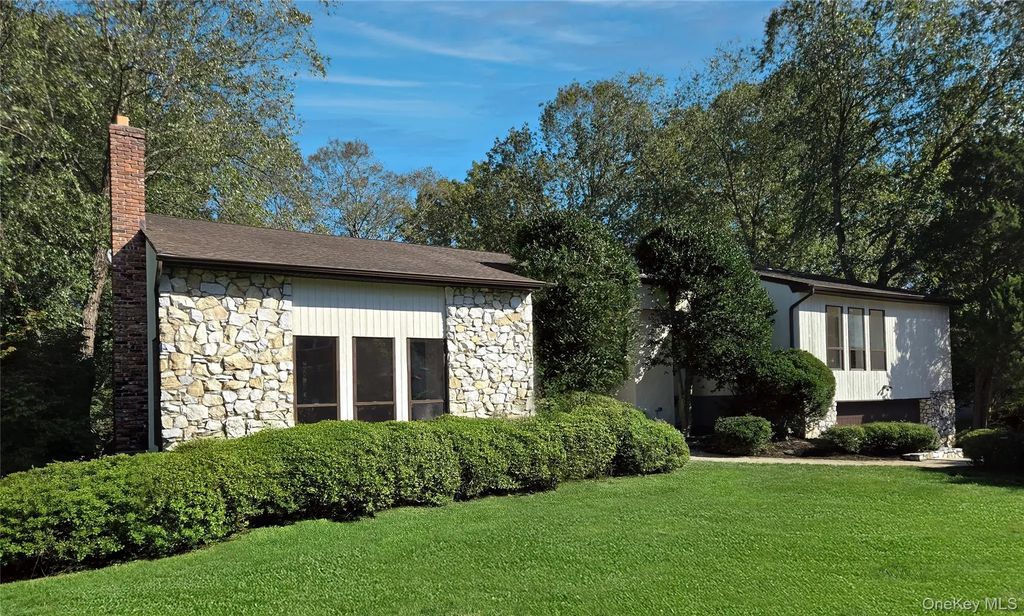 20 Devonshire Drive, White Plains