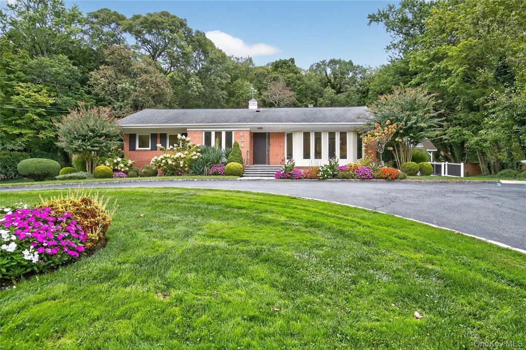 634 Park Avenue, Huntington