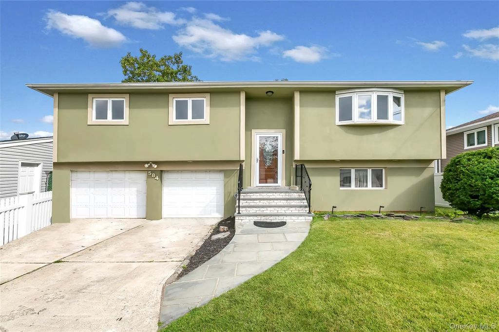 584 Yale Street, Oceanside