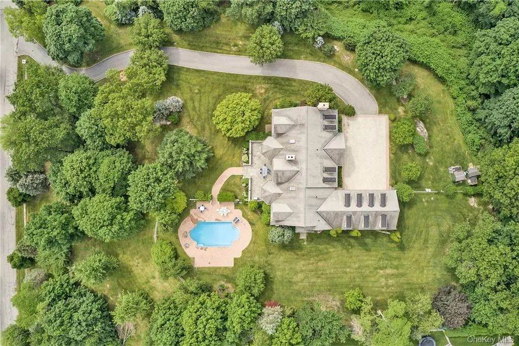 11 Fawn Lane, Armonk