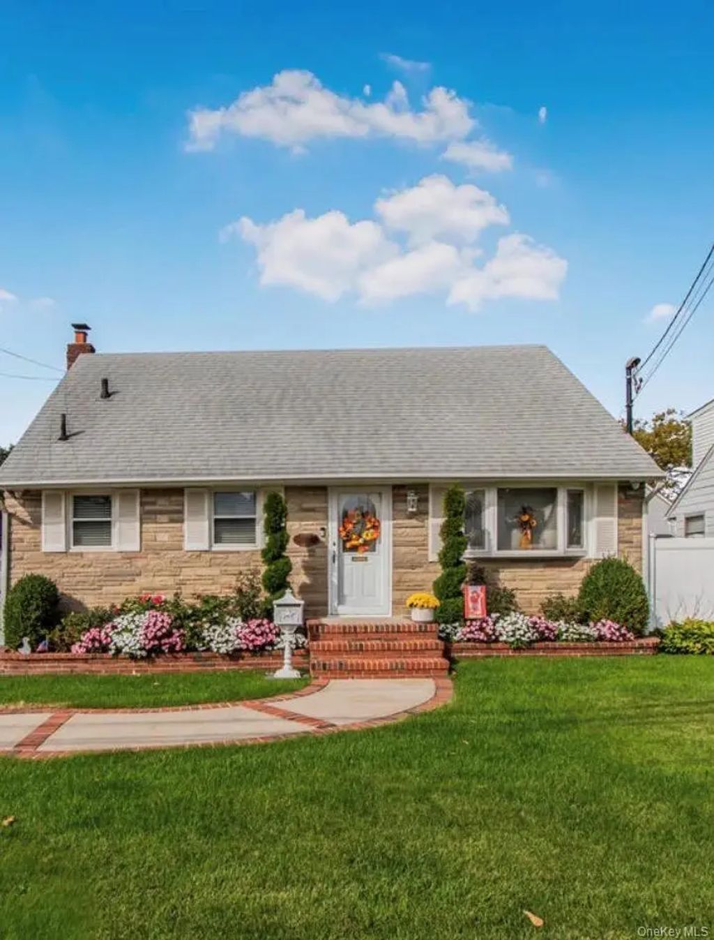 82 Gates Avenue, Valley Stream