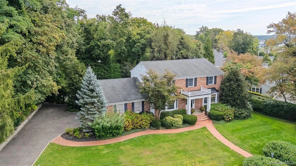 336 Bay Avenue, Huntington Bay