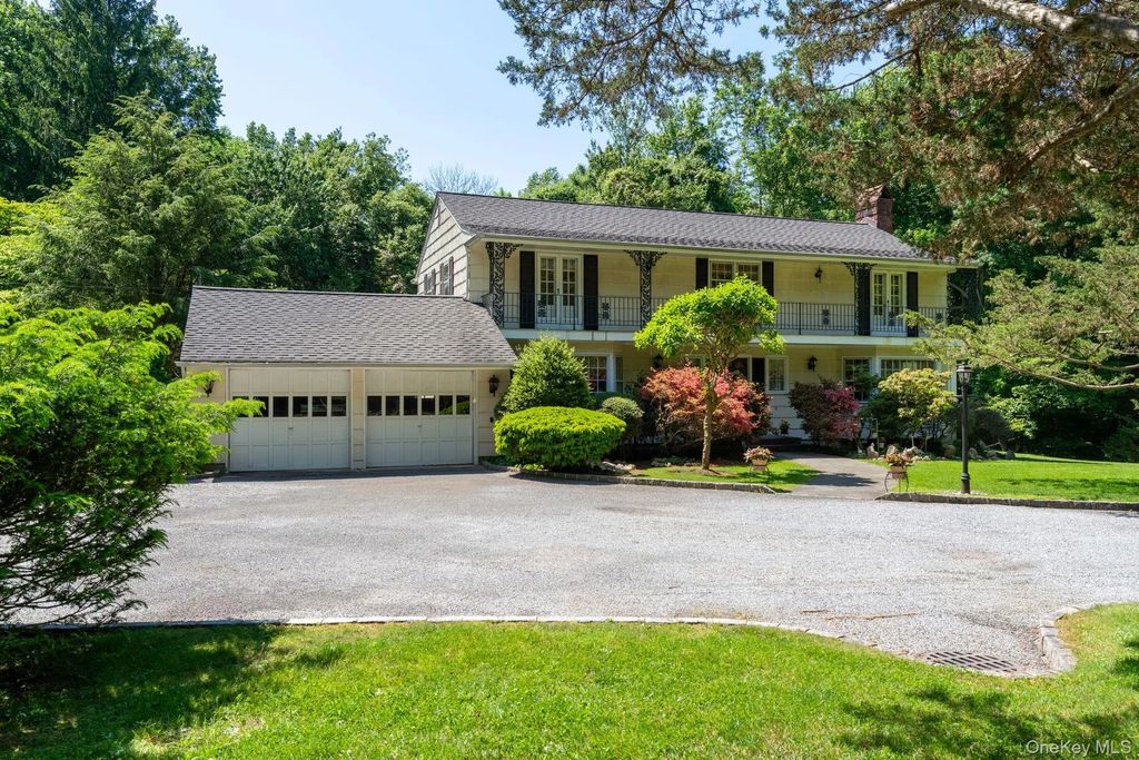 4 Pippin Lane, Lloyd Harbor