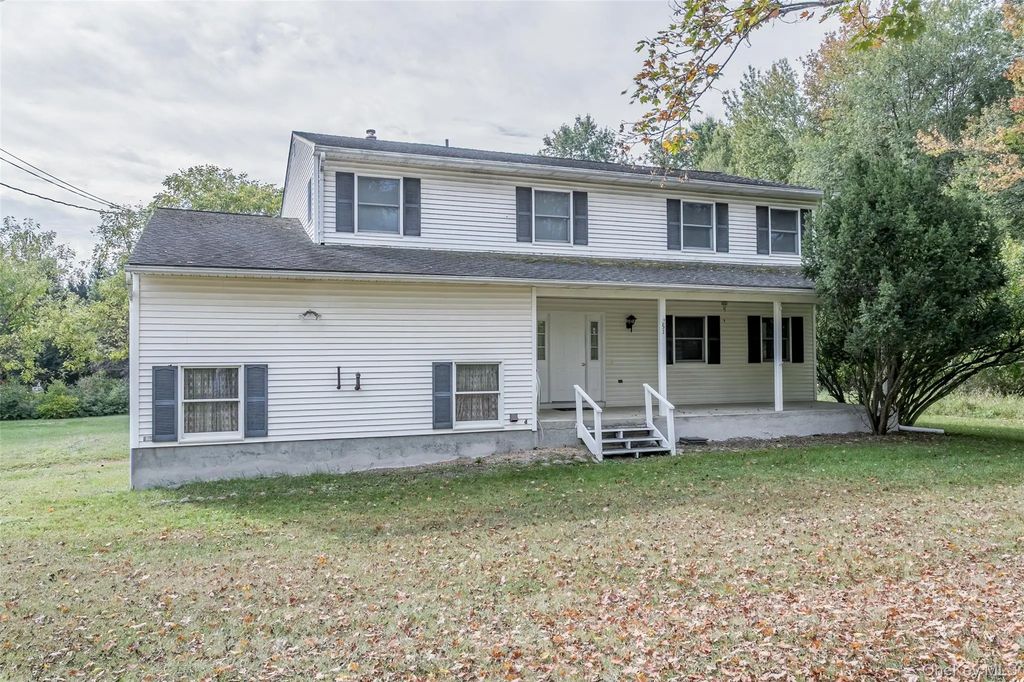 251 State Route 94 S, Warwick