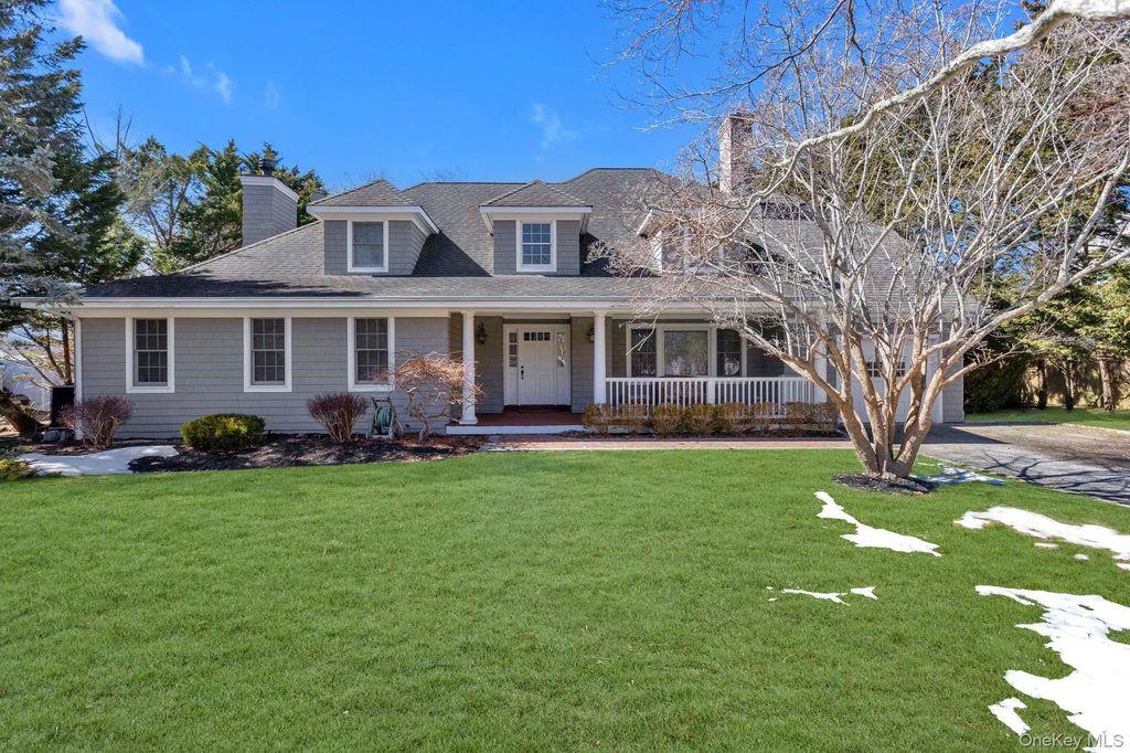 18 Landing Lane, East Quogue