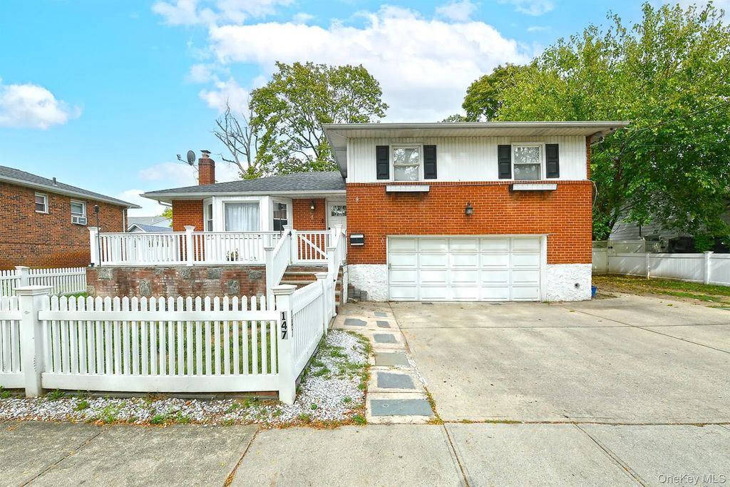 147 Brookside Drive, Valley Stream