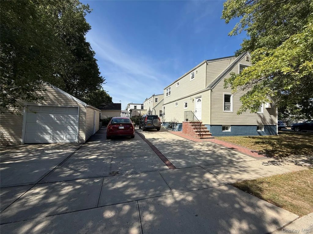 134 Scranton Avenue, Lynbrook