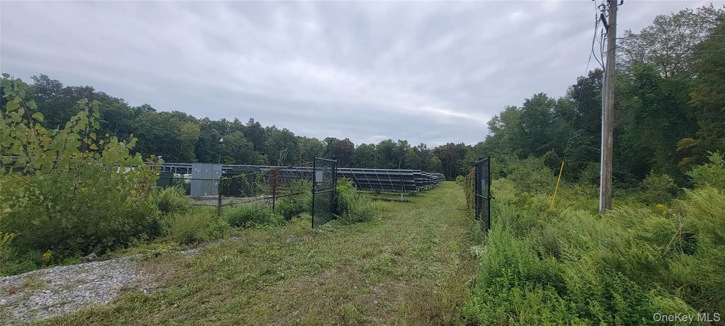 1436 Route 9g, Hyde Park