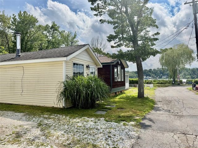 9 Cottage Lane, North Salem