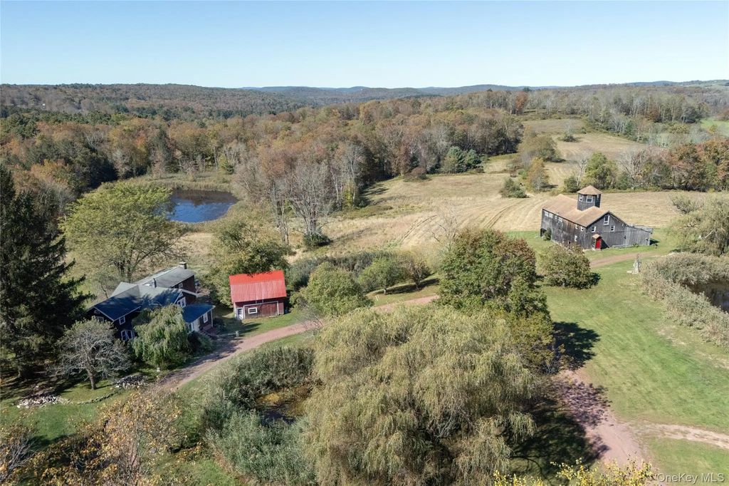 5948 State Route 52, Kenoza Lake