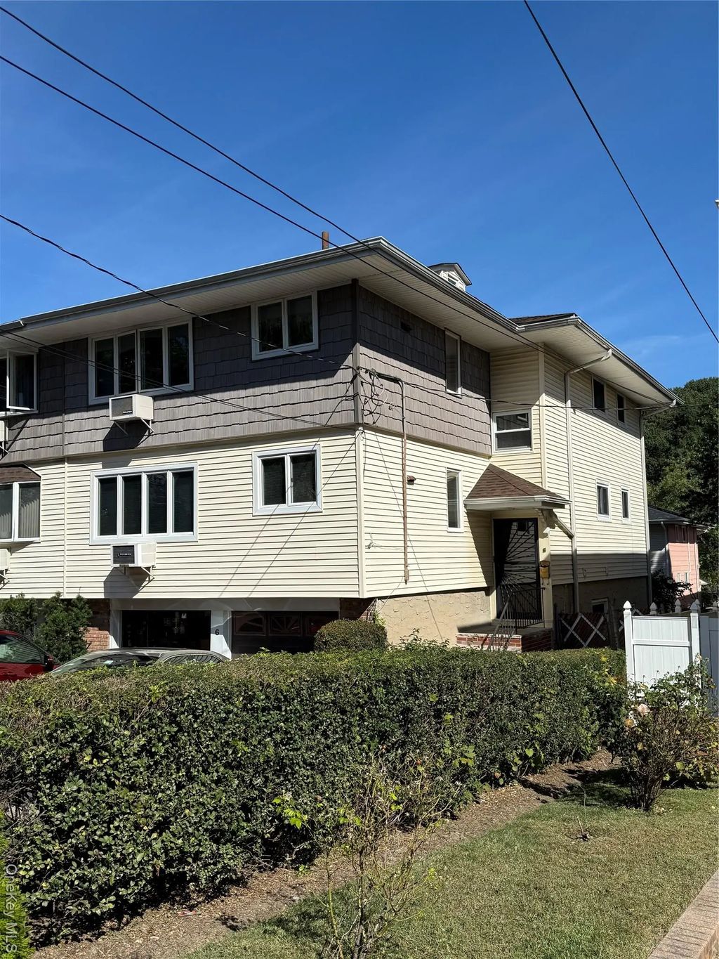 6 Regina Place, Yonkers