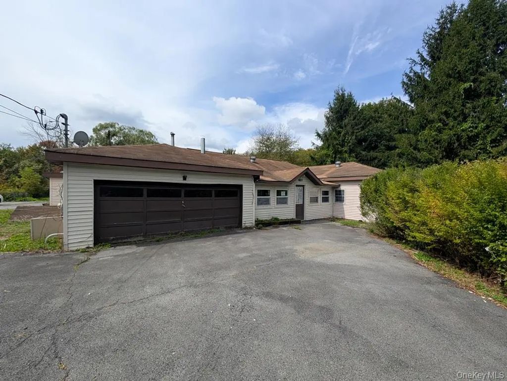 469 Eatontown Road, Port Jervis