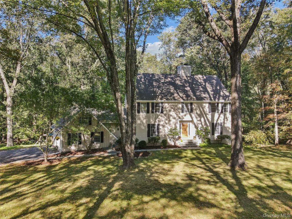 51 Brook Farm Road, Bedford
