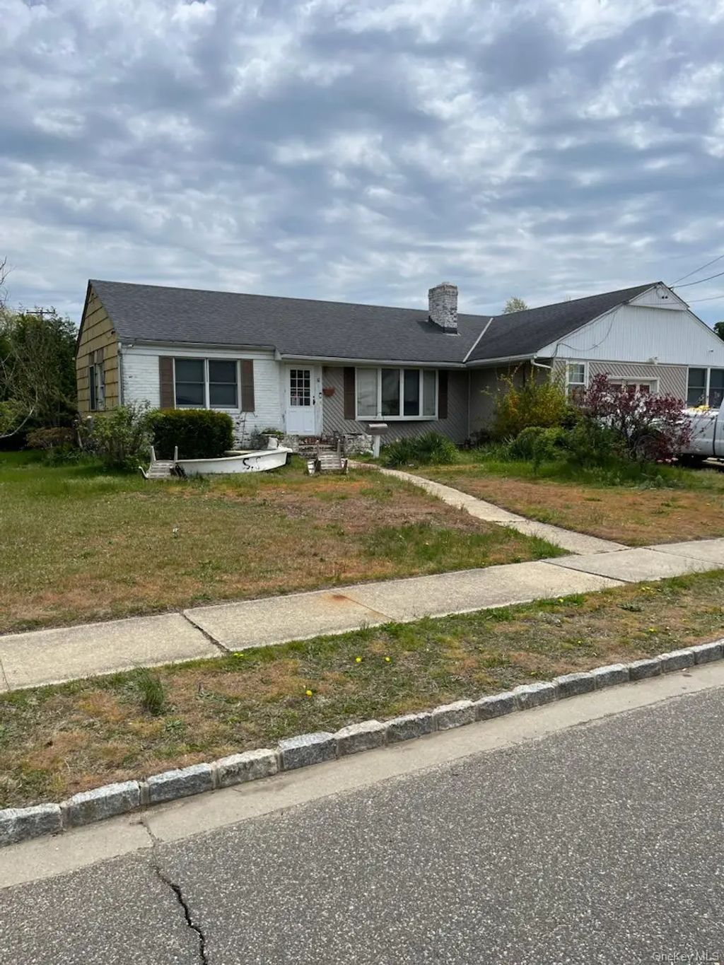 32 Nearwater Avenue, Massapequa