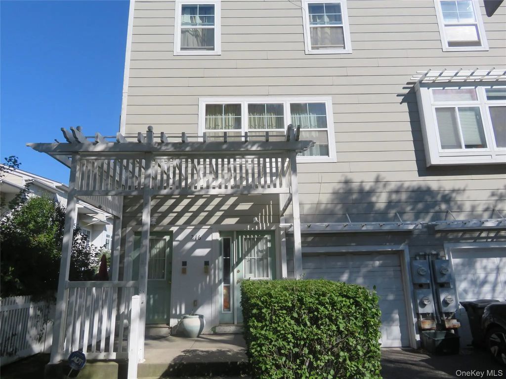 216 Beach 79th Street, Arverne