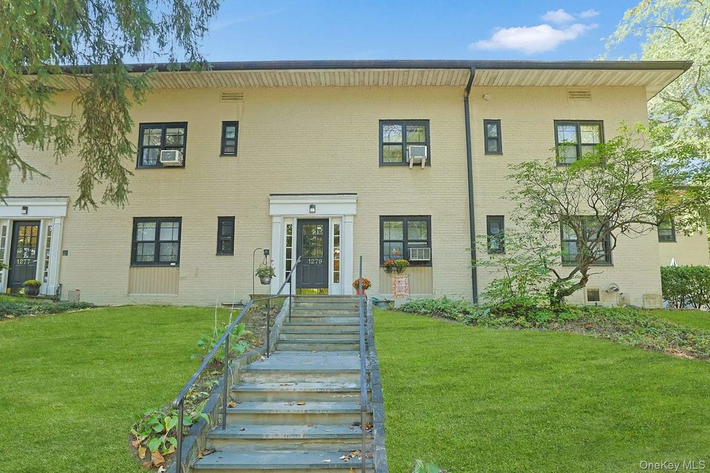 1279 California Road # 2l, Eastchester