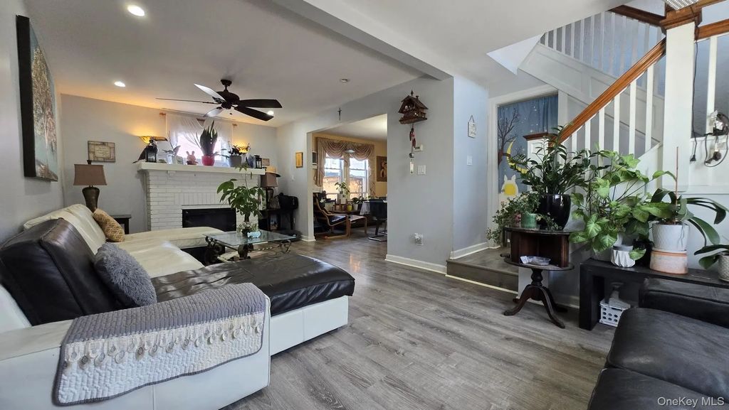 170 E Mineola Avenue, Valley Stream