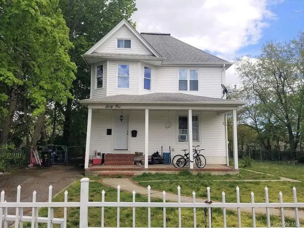 61 East Avenue, Freeport